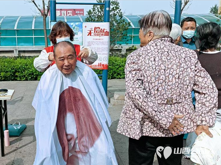 志愿服务进社区健康活动暖人心----介休市敬老协会2026年4月15日走进介休市北坛街道花园街社区泰康嘉苑为社区所有老人爱心理发义诊让尊老敬老在社区落地生根 - 第15张