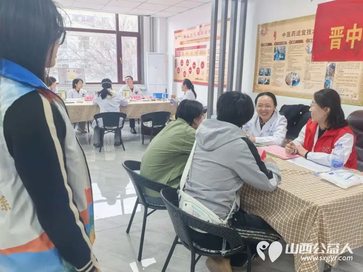 晋中新青年高校志愿者联合服务中心组织晋中学院、山西能源学院开展怡然见晋中.青春志愿行学雷锋走进社区志愿服务活动 - 第6张