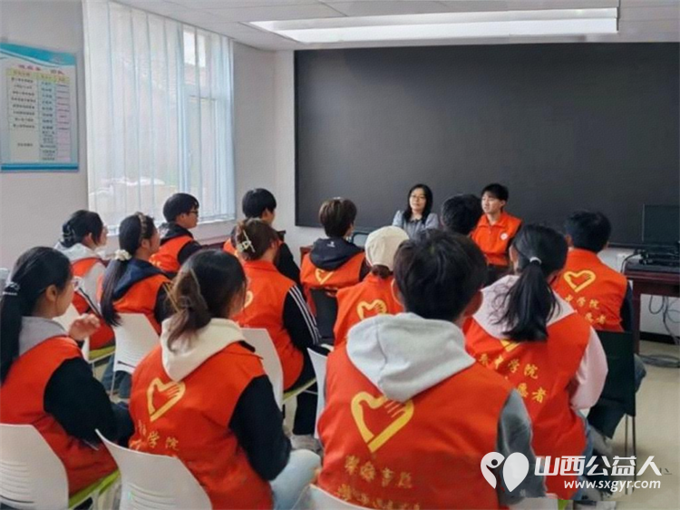 晋中新青年高校志愿者联合服务中心组织晋中学院、山西能源学院开展怡然见晋中.青春志愿行学雷锋走进社区志愿服务活动 - 第1张