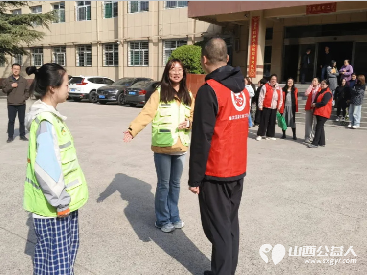 晋中新青年高校志愿者联合服务中心组织晋中学院、山西能源学院开展怡然见晋中.青春志愿行学雷锋走进社区志愿服务活动 - 第12张