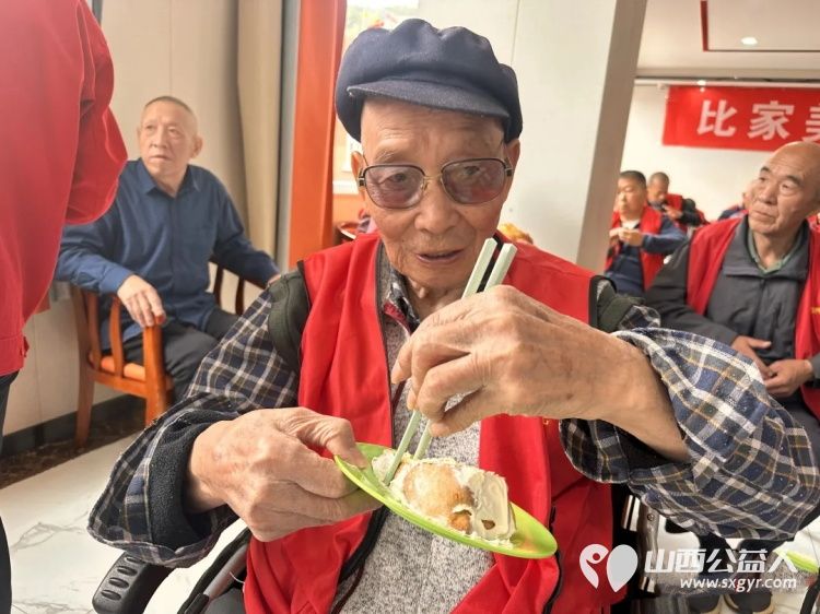 温情四月寿星齐聚----太原市杏花岭区比家美慈爱养护院把爱与暖藏进了时光里为寿星们准备好了精致的生日蛋糕愿长辈们福寿安康岁岁长安福寿绵绵无绝期 - 第6张