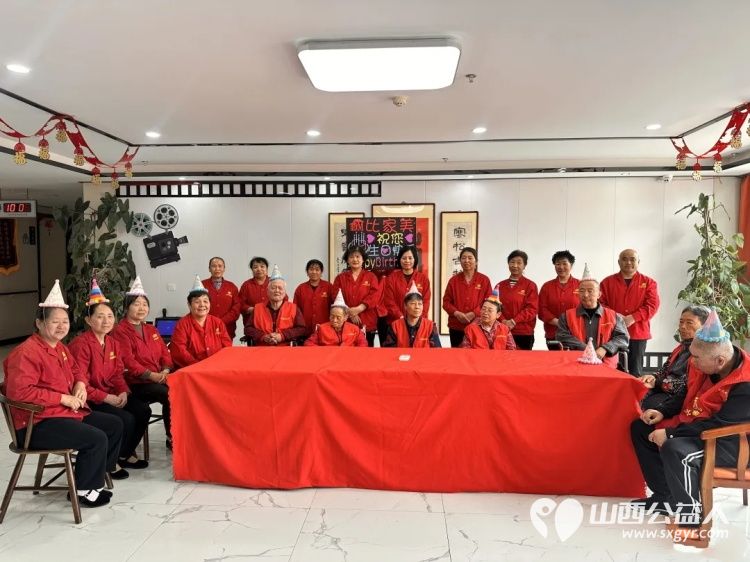 温情四月寿星齐聚----太原市杏花岭区比家美慈爱养护院把爱与暖藏进了时光里为寿星们准备好了精致的生日蛋糕愿长辈们福寿安康岁岁长安福寿绵绵无绝期 - 第1张