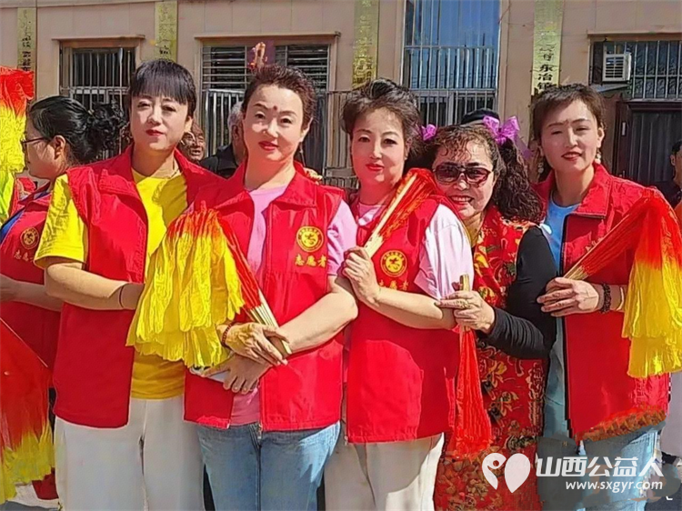 春风送暖入乡野公益温情润民心 五台公益之家的志愿者们奔赴东冶镇永兴村用载歌载舞的文艺盛宴用贴心入微的免费理发服务为这片乡土注入了别样的温情 - 第7张