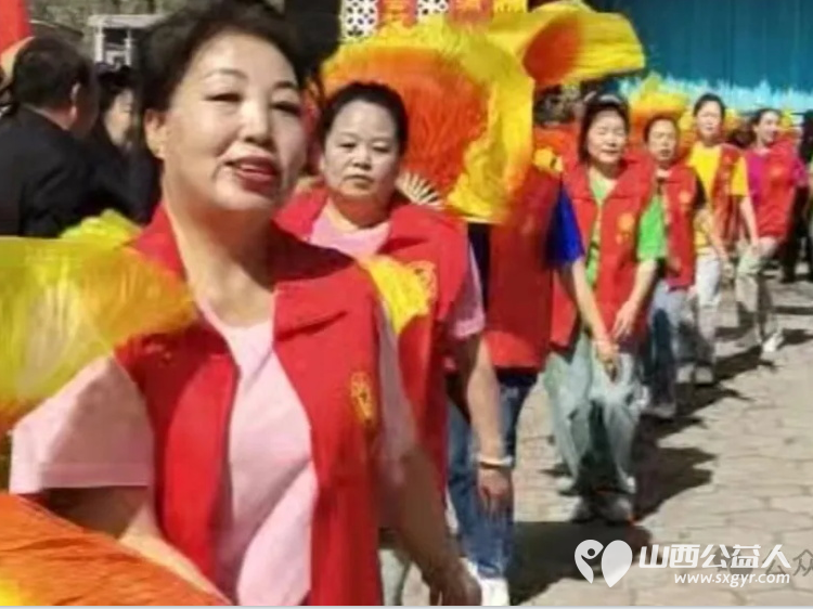 春风送暖入乡野公益温情润民心 五台公益之家的志愿者们奔赴东冶镇永兴村用载歌载舞的文艺盛宴用贴心入微的免费理发服务为这片乡土注入了别样的温情 - 第5张