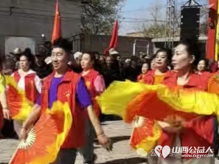 春风送暖入乡野公益温情润民心 五台公益之家的志愿者们奔赴东冶镇永兴村用载歌载舞的文艺盛宴用贴心入微的免费理发服务为这片乡土注入了别样的温情 - 第18张