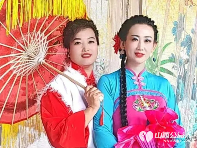 春风送暖入乡野公益温情润民心 五台公益之家的志愿者们奔赴东冶镇永兴村用载歌载舞的文艺盛宴用贴心入微的免费理发服务为这片乡土注入了别样的温情 - 第3张