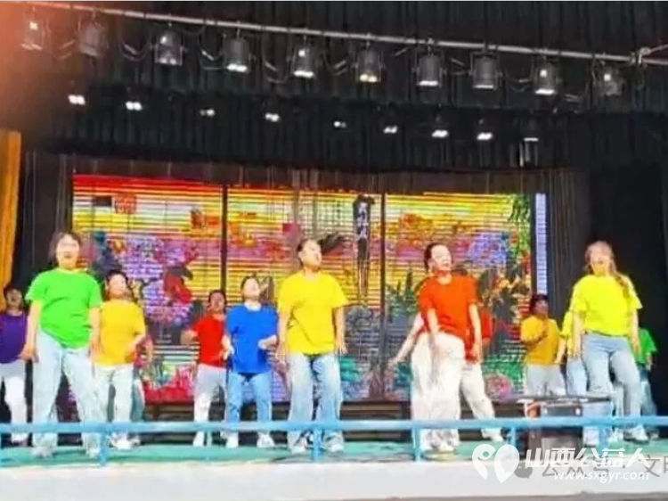 春风送暖入乡野公益温情润民心 五台公益之家的志愿者们奔赴东冶镇永兴村用载歌载舞的文艺盛宴用贴心入微的免费理发服务为这片乡土注入了别样的温情 - 第13张