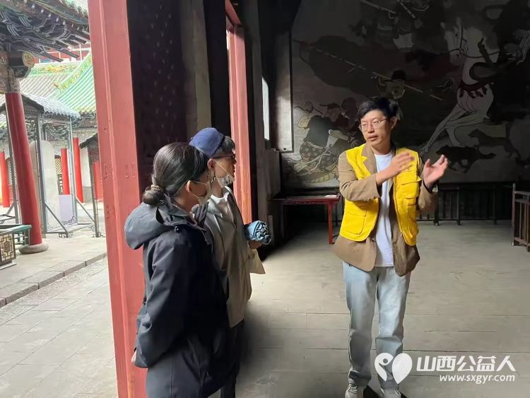 雨天里的文化守护----长治市文物保护服务中心的志愿者与长治学院的志愿者在长治城隍庙义务讲解活动侧记 - 第4张