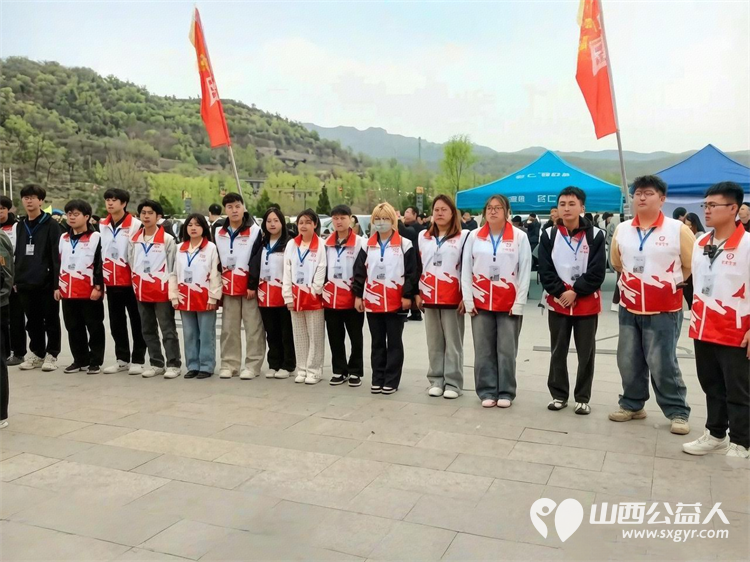春染武当承古韵 坚守护航暖人心——吕梁市中志协救援队圆满完成北武当山“三月三”传统盛会应急保障任务用温情服务温暖每一位游人的旅途 - 第3张