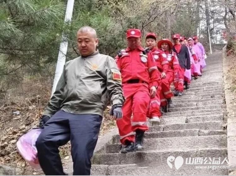 春染武当承古韵 坚守护航暖人心——吕梁市中志协救援队圆满完成北武当山“三月三”传统盛会应急保障任务用温情服务温暖每一位游人的旅途 - 第4张
