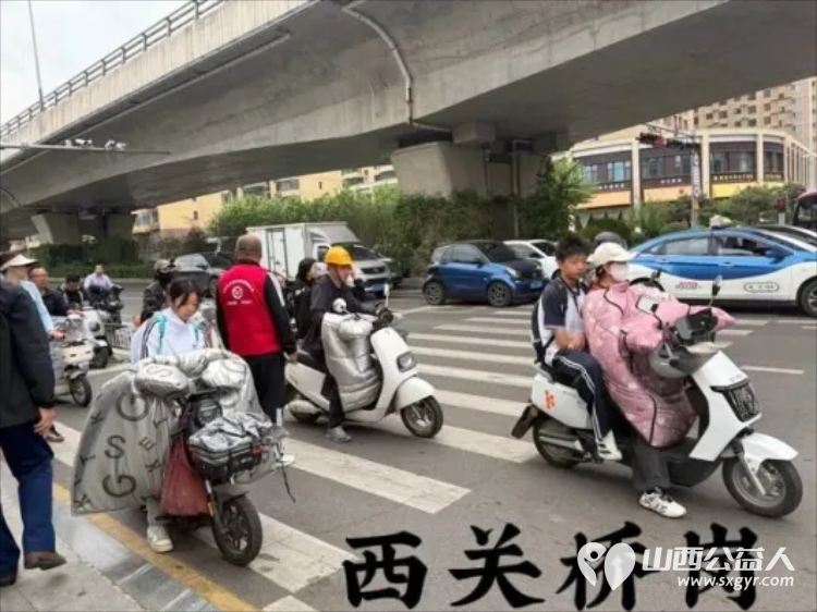 临汾街头红马甲天天见文明劝导不间断助力创城不停歇----临汾市文明交通志愿者协会第二轮文明交通劝导活动正式开展连续坚守五天累计服务人次达到835人次 - 第41张