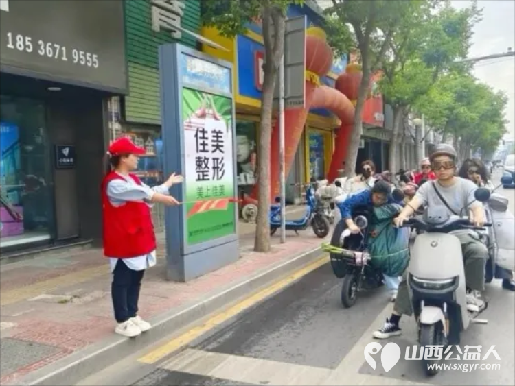 临汾街头红马甲天天见文明劝导不间断助力创城不停歇----临汾市文明交通志愿者协会第二轮文明交通劝导活动正式开展连续坚守五天累计服务人次达到835人次 - 第27张