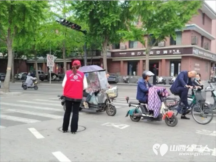 临汾街头红马甲天天见文明劝导不间断助力创城不停歇----临汾市文明交通志愿者协会第二轮文明交通劝导活动正式开展连续坚守五天累计服务人次达到835人次 - 第9张