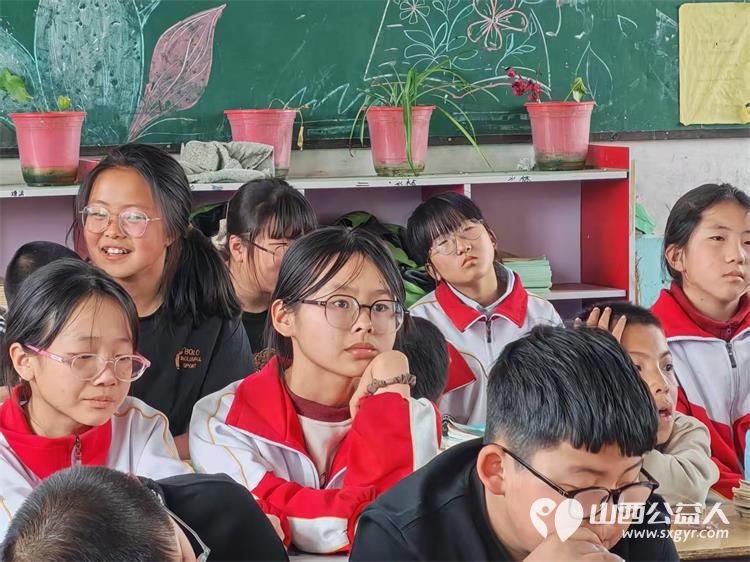 长治市善泽留守困境儿童救助协会走进沁县西关小学为孩子们带来一堂哈弗主题励志课一起探寻世界名校的成长底蕴 - 第3张