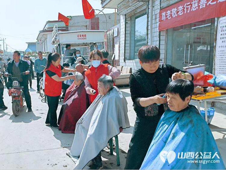 介休市敬老协会孝善行助老活动2026年4月18日走进张兰镇田堡村在田堡村党群服务中心为老人理发体检 - 第28张