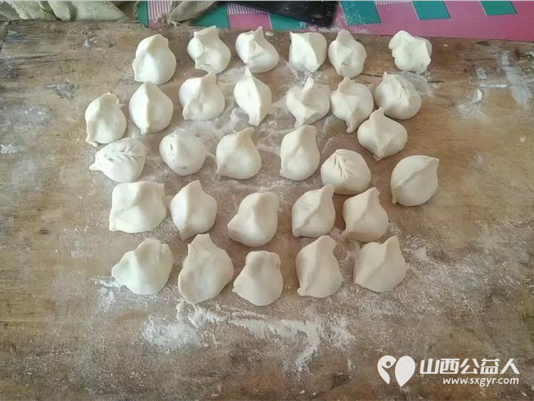 介休市敬老协会给宋古乡三道河村王士功老人过生日一份生日祝福一片赤诚爱心用温暖陪伴长者晚年 - 第10张