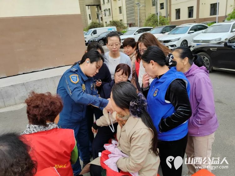 蓝焰暖邻里技能护平安----吕梁蓝天救援队走进祥和小区开展应急演练培训用专业与爱心筑牢社区安全防线守护邻里平安 - 第4张