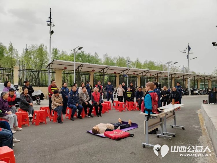 蓝焰暖邻里技能护平安----吕梁蓝天救援队走进祥和小区开展应急演练培训用专业与爱心筑牢社区安全防线守护邻里平安 - 第3张