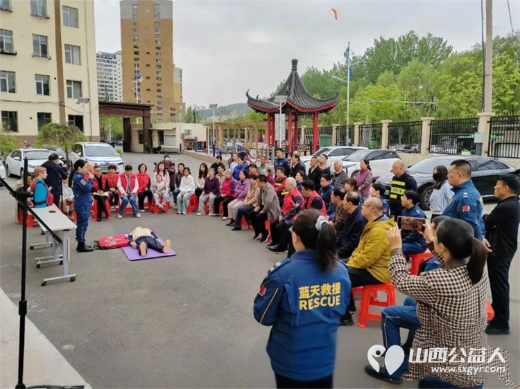 蓝焰暖邻里技能护平安----吕梁蓝天救援队走进祥和小区开展应急演练培训用专业与爱心筑牢社区安全防线守护邻里平安 - 第2张