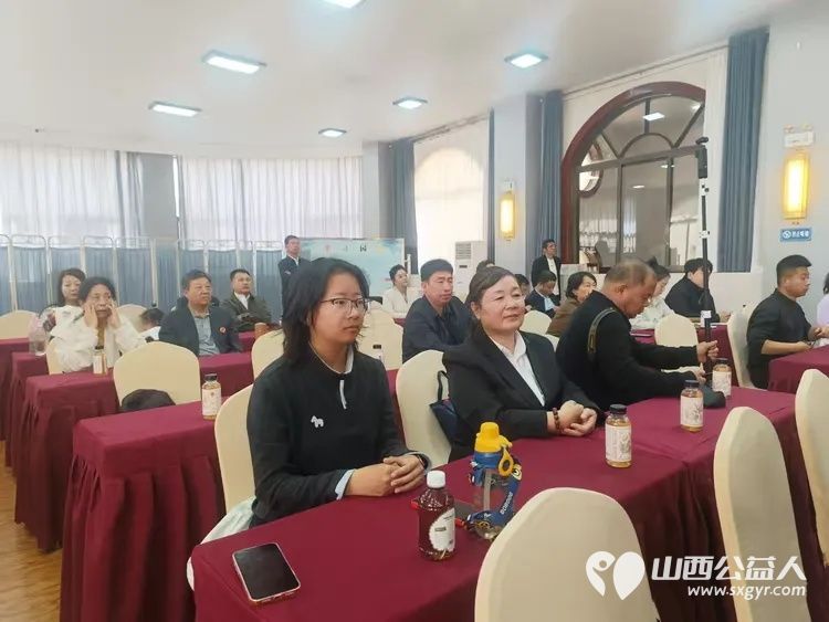 普法同行志愿暖心----忻州市红色志愿者冯丽、张娴雅、段素青受邀参加仲裁法知识宣讲活动志愿者们学到很多仲裁法律法规知识 - 第6张