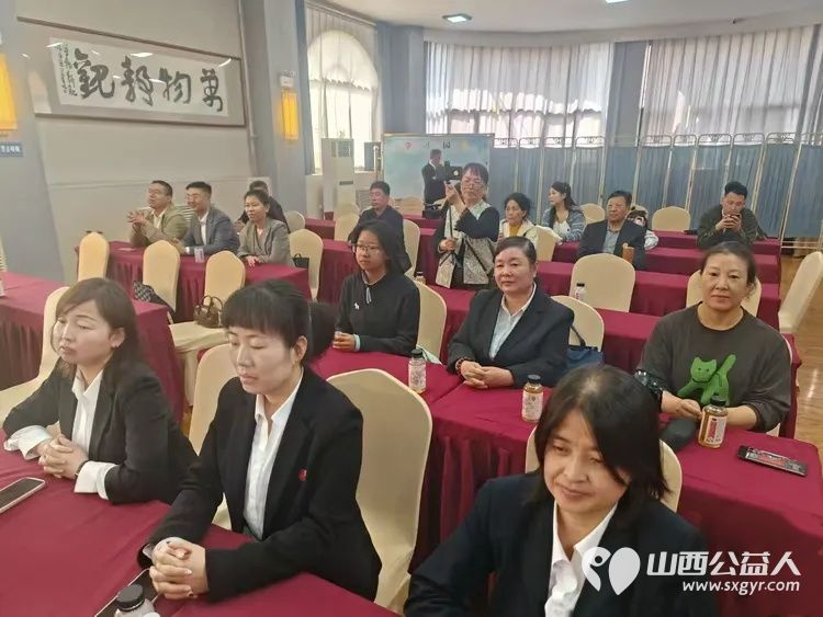 普法同行志愿暖心----忻州市红色志愿者冯丽、张娴雅、段素青受邀参加仲裁法知识宣讲活动志愿者们学到很多仲裁法律法规知识 - 第9张