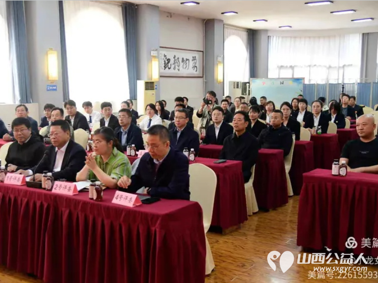 普法同行志愿暖心----忻州市红色志愿者冯丽、张娴雅、段素青受邀参加仲裁法知识宣讲活动志愿者们学到很多仲裁法律法规知识 - 第7张