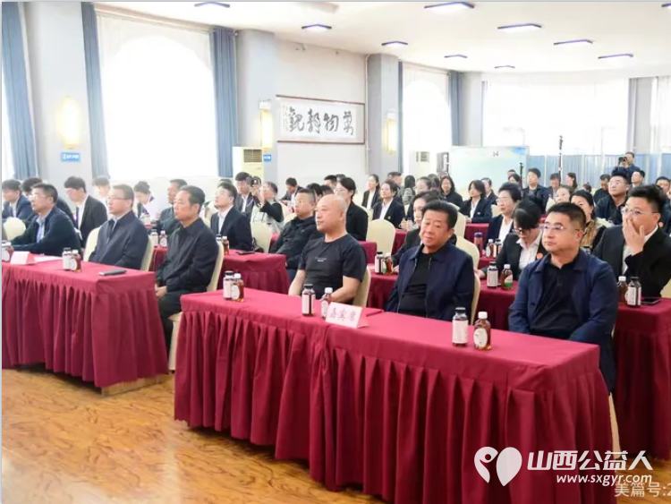 普法同行志愿暖心----忻州市红色志愿者冯丽、张娴雅、段素青受邀参加仲裁法知识宣讲活动志愿者们学到很多仲裁法律法规知识 - 第13张