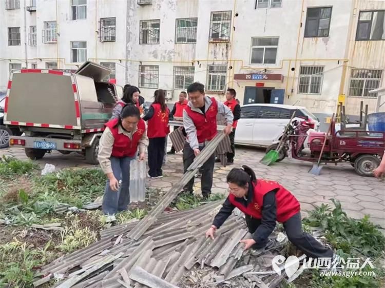 党建引领办实事环境整治惠民生 武乡县太东社区联合武乡县住建局组织单位干部社区志愿者深入金地小区开展环境卫生整治行动小区居住环境得到极大改善 - 第11张