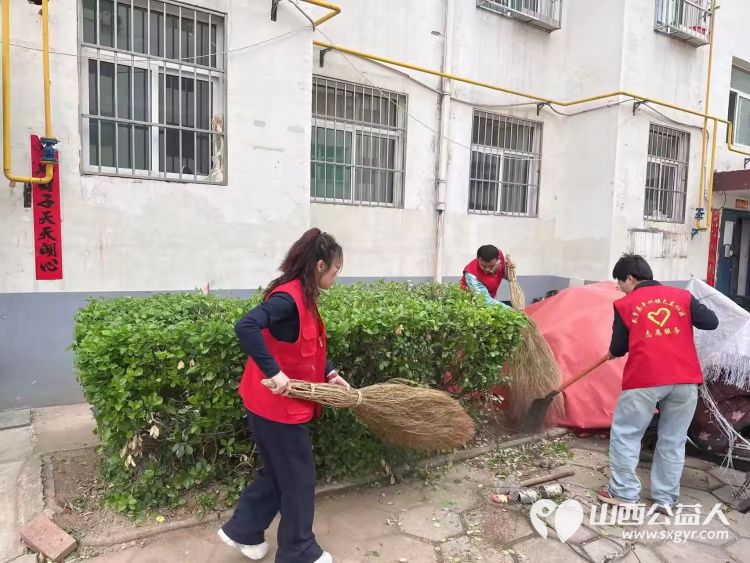 党建引领办实事环境整治惠民生 武乡县太东社区联合武乡县住建局组织单位干部社区志愿者深入金地小区开展环境卫生整治行动小区居住环境得到极大改善 - 第8张