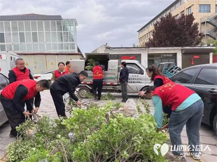 党建引领办实事环境整治惠民生 武乡县太东社区联合武乡县住建局组织单位干部社区志愿者深入金地小区开展环境卫生整治行动小区居住环境得到极大改善 - 第10张