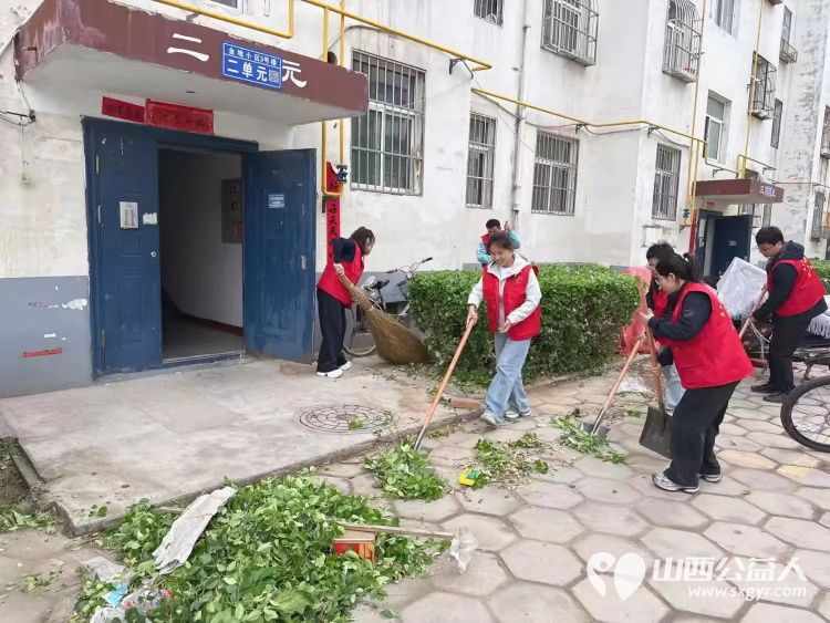党建引领办实事环境整治惠民生 武乡县太东社区联合武乡县住建局组织单位干部社区志愿者深入金地小区开展环境卫生整治行动小区居住环境得到极大改善 - 第9张