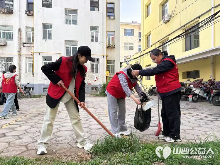 党建引领办实事环境整治惠民生 武乡县太东社区联合武乡县住建局组织单位干部社区志愿者深入金地小区开展环境卫生整治行动小区居住环境得到极大改善 - 第6张