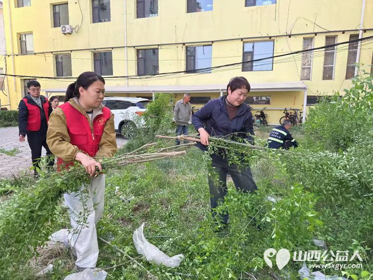 党建引领办实事环境整治惠民生 武乡县太东社区联合武乡县住建局组织单位干部社区志愿者深入金地小区开展环境卫生整治行动小区居住环境得到极大改善 - 第4张