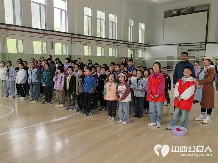 太原市龙城义工世界读书日主题活动在五台山石咀小学举办校园文化集市为孩子们捐赠图书 - 第1张