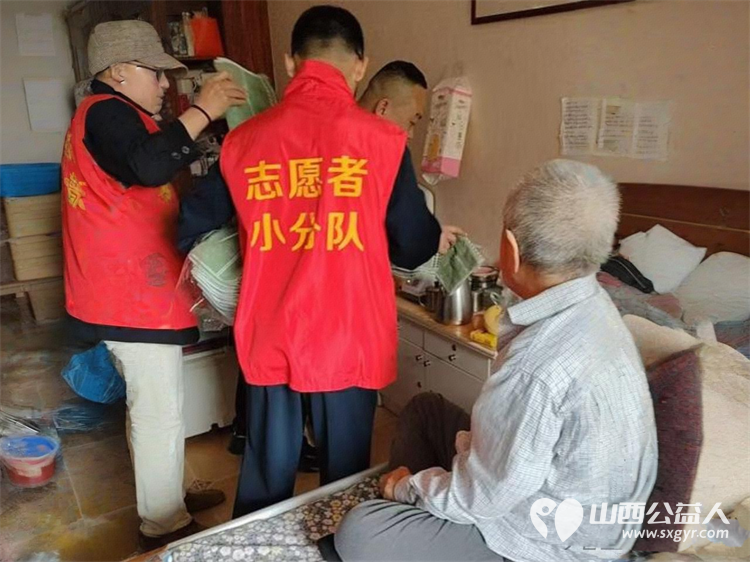 太原市志愿者小分队志愿者带着温暖的笑容与满满的爱心前来陪伴为享堂老年公寓里的老人们带来了难忘的欢乐时光这份爱心与善意激励着更多人关注老年群体参与公益事业 - 第22张