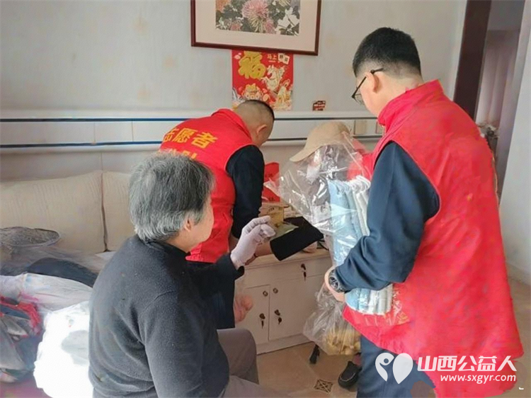 太原市志愿者小分队志愿者带着温暖的笑容与满满的爱心前来陪伴为享堂老年公寓里的老人们带来了难忘的欢乐时光这份爱心与善意激励着更多人关注老年群体参与公益事业 - 第24张