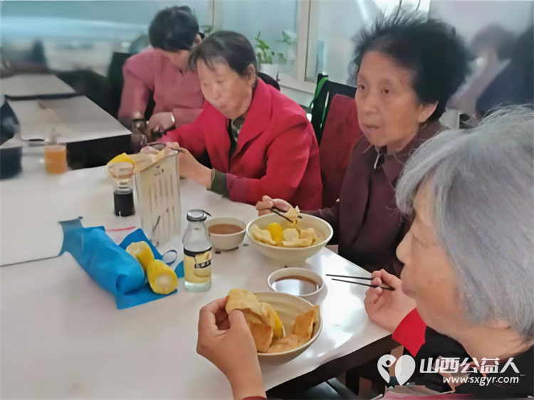 雨花斋二部4月27日那顿餐 长治市小雨点公益志愿者协会副会长王新丽的义工日记 “回家吃饭吧，我们都在” - 第21张