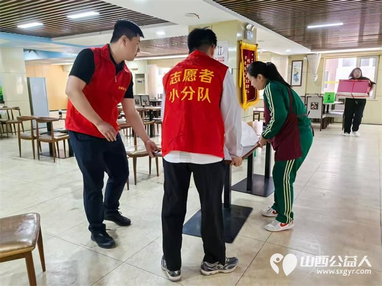 汇聚太钢志愿情暖心相伴敬老行 太原市志愿者小分队太钢志愿者在享堂老年公寓为百岁老人过了个超暖心的生日正是因为每个人的用心才让这个生日变得如此难忘 - 第24张