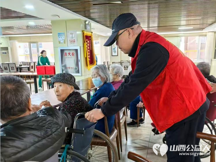 汇聚太钢志愿情暖心相伴敬老行 太原市志愿者小分队太钢志愿者在享堂老年公寓为百岁老人过了个超暖心的生日正是因为每个人的用心才让这个生日变得如此难忘 - 第13张