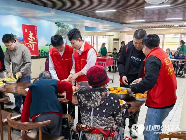 汇聚太钢志愿情暖心相伴敬老行 太原市志愿者小分队太钢志愿者在享堂老年公寓为百岁老人过了个超暖心的生日正是因为每个人的用心才让这个生日变得如此难忘 - 第14张
