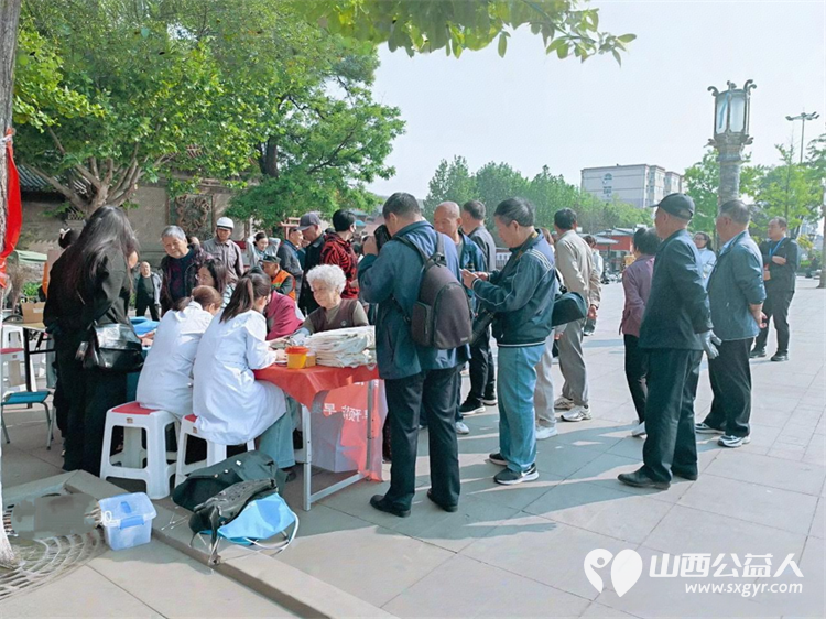 志愿服务进社区健康活动暖人心----介休市敬老协会志愿者2026年4月29日走进介休市北关街道北大街社区(后土庙广场)为所有老人爱心理发、义诊…… - 第52张 - 山西公益人 志愿服务进社区健康活动暖人心----介休市敬老协会志愿者2026年4月29日走进介休市北关街道北大街社区(后土庙广场)为所有老人爱心理发、义诊…… - 第52张