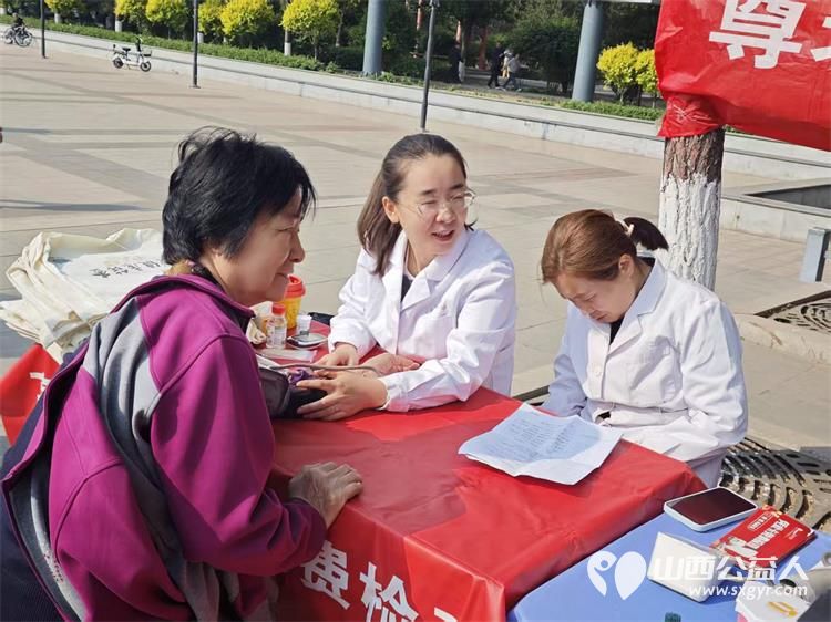 志愿服务进社区健康活动暖人心----介休市敬老协会志愿者2026年4月29日走进介休市北关街道北大街社区(后土庙广场)为所有老人爱心理发、义诊…… - 第46张 - 山西公益人 志愿服务进社区健康活动暖人心----介休市敬老协会志愿者2026年4月29日走进介休市北关街道北大街社区(后土庙广场)为所有老人爱心理发、义诊…… - 第46张