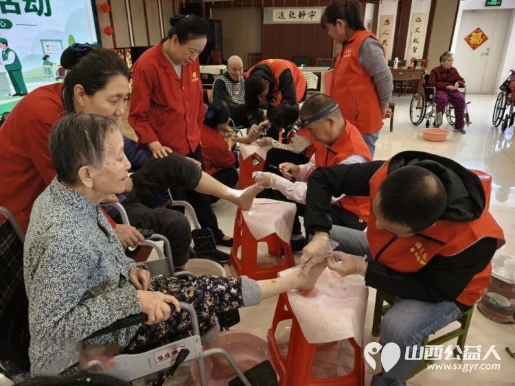爱心助老暖人心！太原市颐足乐修脚店铺组织专业技师志愿者走进太原市比家美社区养老服务中心开展公益修脚献爱心活动 - 第6张