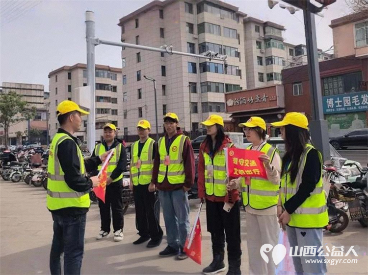 坚守岗位护秩序暖心服务显担当----文水县爱心帮扶志愿者协会在文水东门开展专项秩序维持志愿活动用实际行动践行志愿服务精神守护城市文明秩序 - 第3张