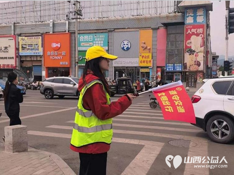 坚守岗位护秩序暖心服务显担当----文水县爱心帮扶志愿者协会在文水东门开展专项秩序维持志愿活动用实际行动践行志愿服务精神守护城市文明秩序 - 第6张