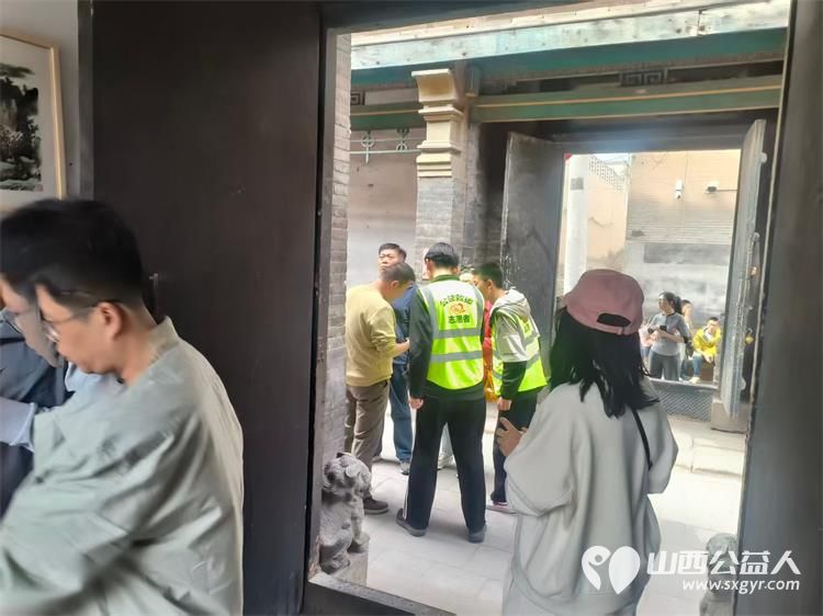 晋中市太谷区心连心志愿者协会携手区文旅部门在太谷古城景点值守志愿者们坚守岗位暖心护航出行景点讲解答疑秩序维护守护游玩井然有序 - 第9张