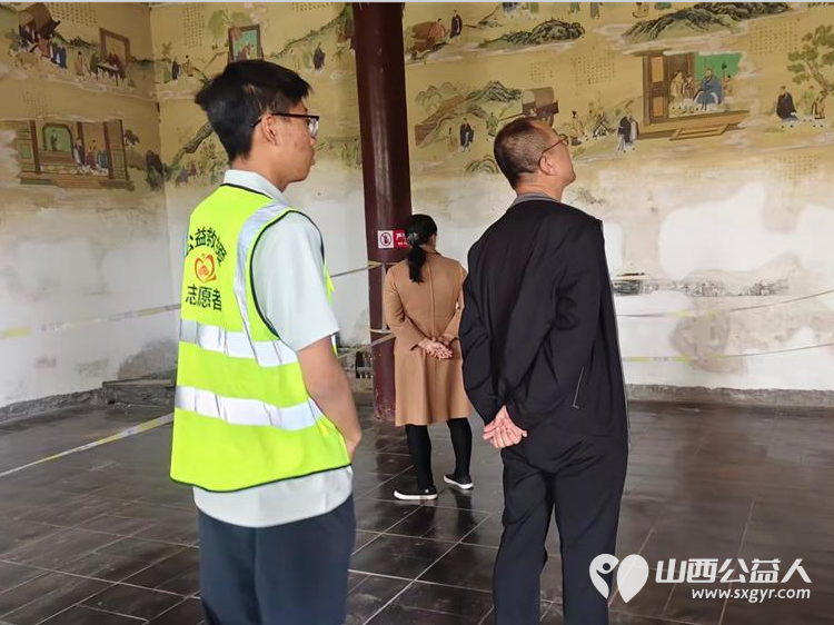 晋中市太谷区心连心志愿者协会携手区文旅部门在太谷古城景点值守志愿者们坚守岗位暖心护航出行景点讲解答疑秩序维护守护游玩井然有序 - 第6张