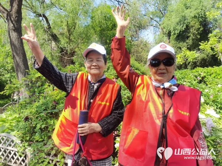 五月牡丹盛太原市比家美养老院陪长者游园赏景比家美定期组织各种丰富多彩的活动让长者们在温馨快乐的氛围中安享晚年 - 第6张