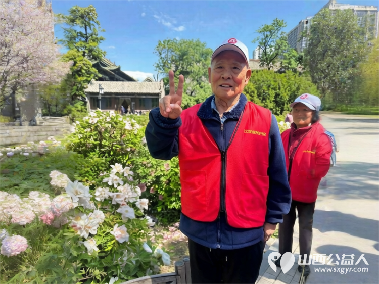 五月牡丹盛太原市比家美养老院陪长者游园赏景比家美定期组织各种丰富多彩的活动让长者们在温馨快乐的氛围中安享晚年 - 第8张