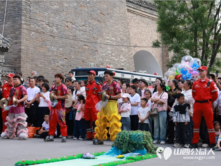 我护游客过五一｜ 忻府区应急管理局统筹联动忻府区应急救援大队和忻府区蓝盾应急救援队、忻州蓝天救援队开展景区巡逻文明引导困难帮扶游客疏导应急保障等工作 - 第5张